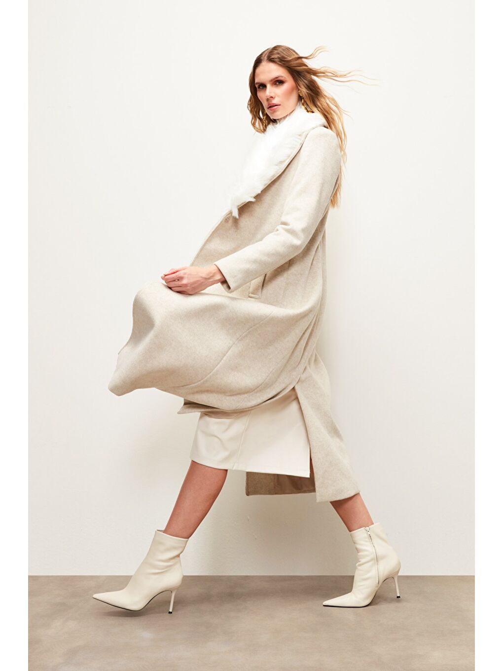 Bej Yaka Kürklü Uzun Kaban - Taş-6