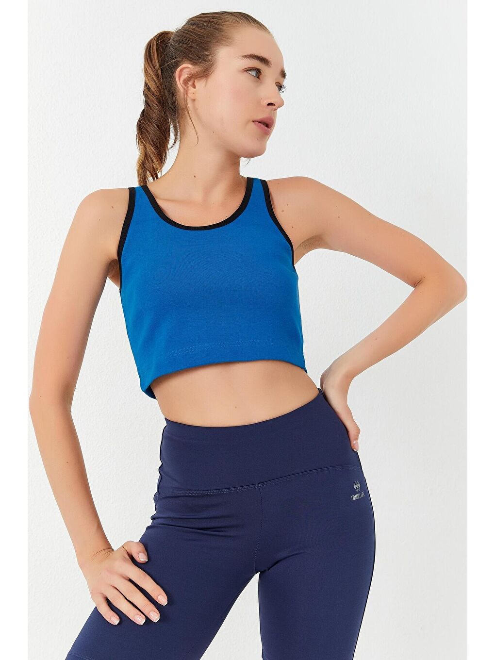 TOMMYLIFE Turkuaz Basic Sıfır Kol Dar Kalıp U Yaka Kadın Crop Top Atlet - 97162 - 2