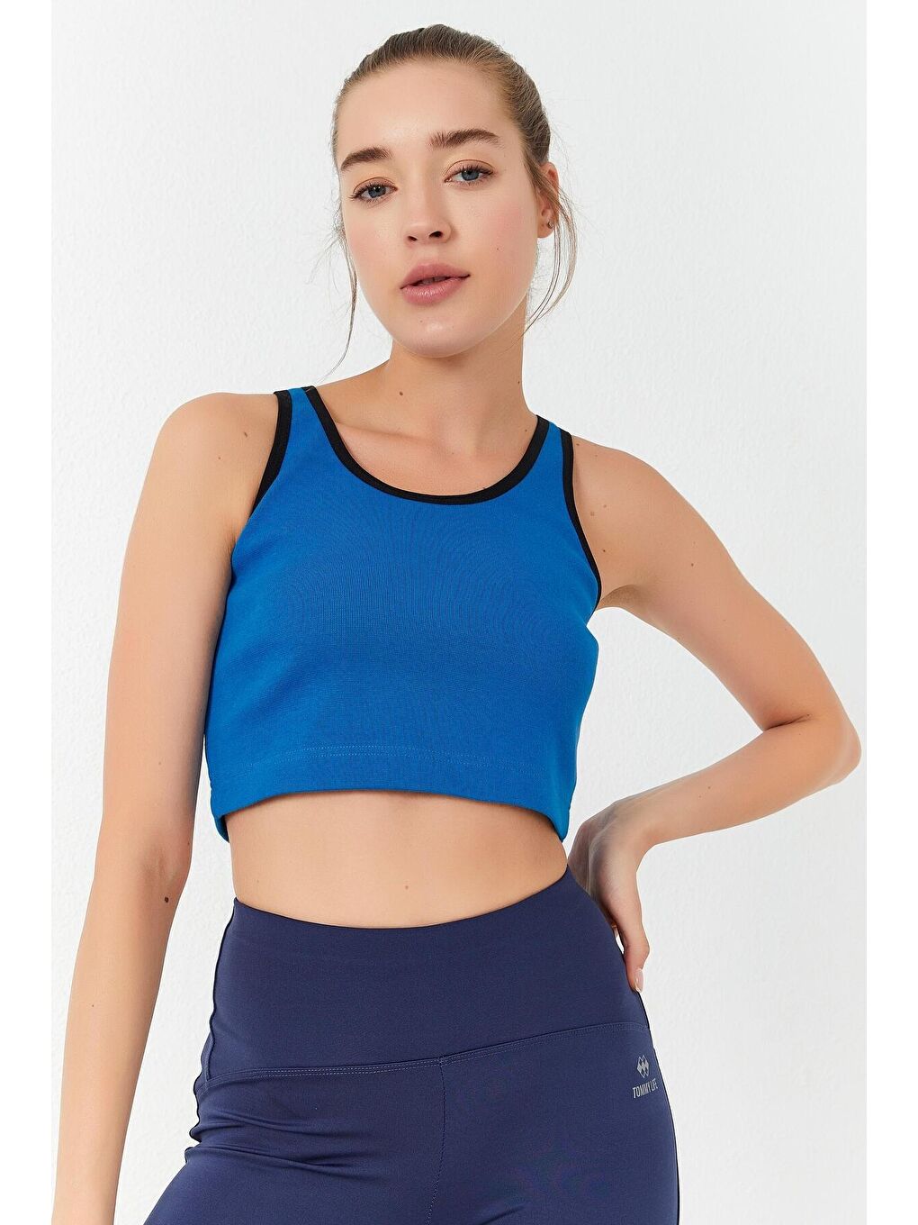 TOMMYLIFE Turkuaz Basic Sıfır Kol Dar Kalıp U Yaka Kadın Crop Top Atlet - 97162 - 4