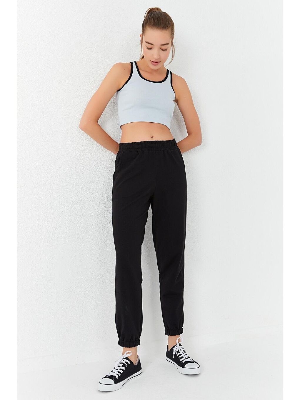 TOMMYLIFE Bej Taş Basic Sıfır Kol Dar Kalıp U Yaka Kadın Crop Top Atlet - 97162 - 1