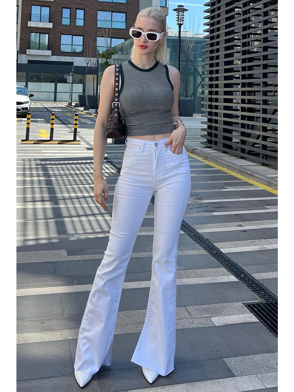 Madmext Kadın Beyaz Yırtmaçlı Likralı İspanyol Paça Jean Pantolon Mg1518