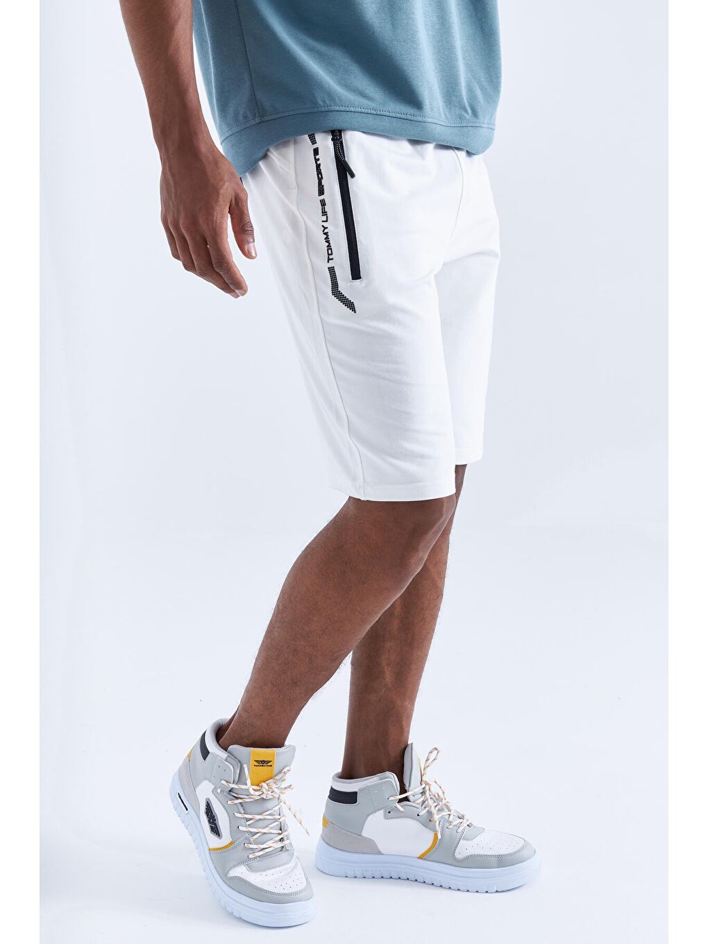 Ekru Fermuar Cepli Yazı Detaylı Standart Kalıp Erkek Şort - 81141-2