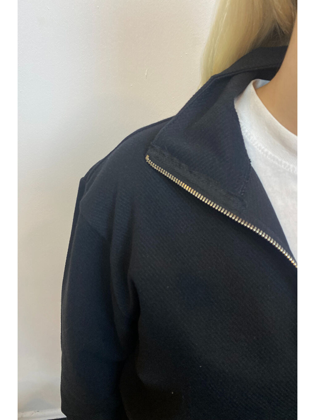 Siyah Kadın 3 iplik Yarım Fermuarlı Kanguru Çepli Sweatshırt spr24swk22-1