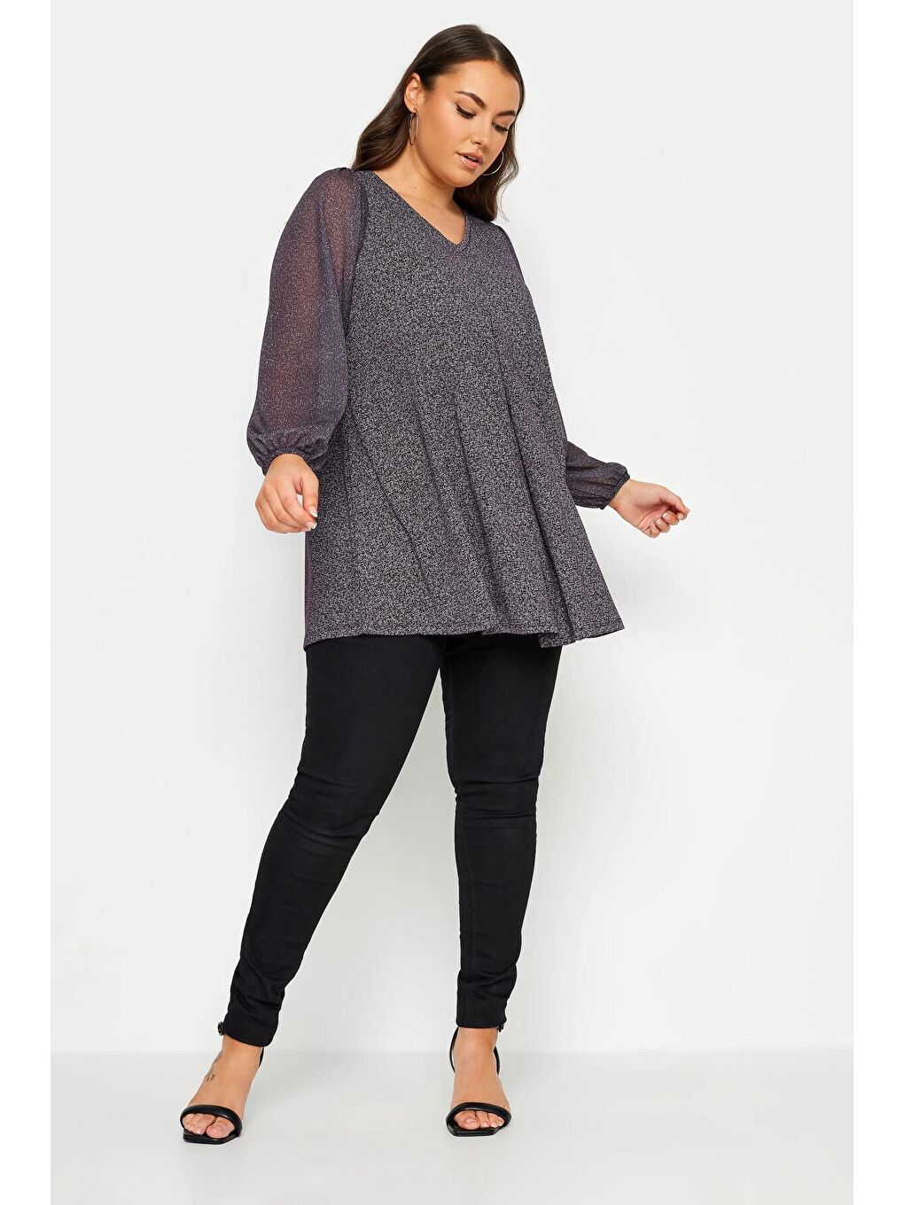 Gri Büyük Beden Uzun Kolları Tül Detaylı Pileli V Yaka Bluz 302828-1