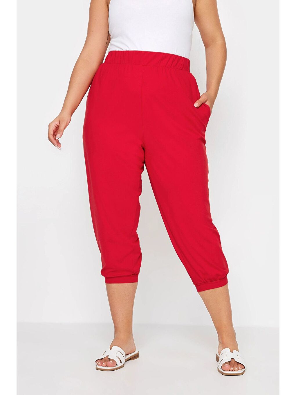 Kırmızı Büyük Beden Paçası ve Beli Lastik Detaylı Cepli Jogger Pantolon 303211-1