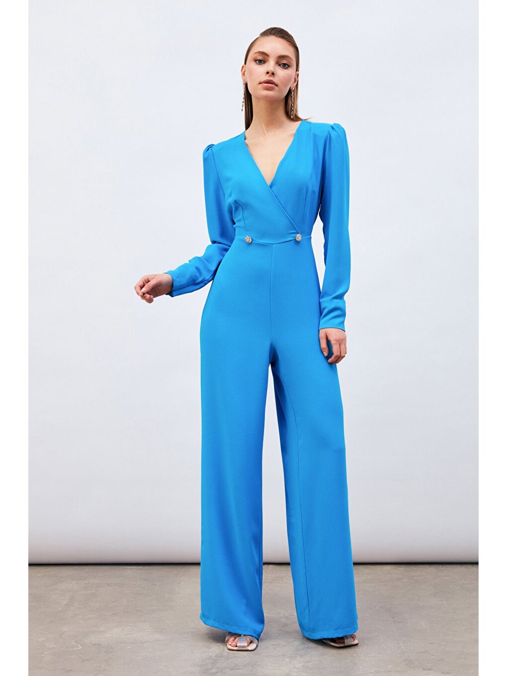 Kruvaze Süs Taşlı Krep Tulum - Mavi-2