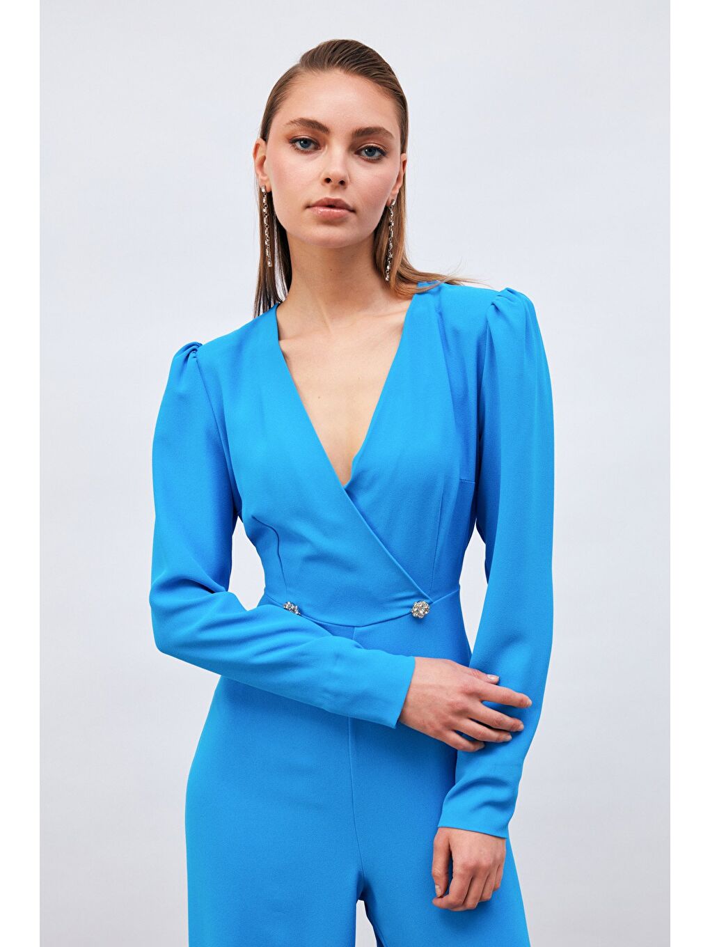 Kruvaze Süs Taşlı Krep Tulum - Mavi-5