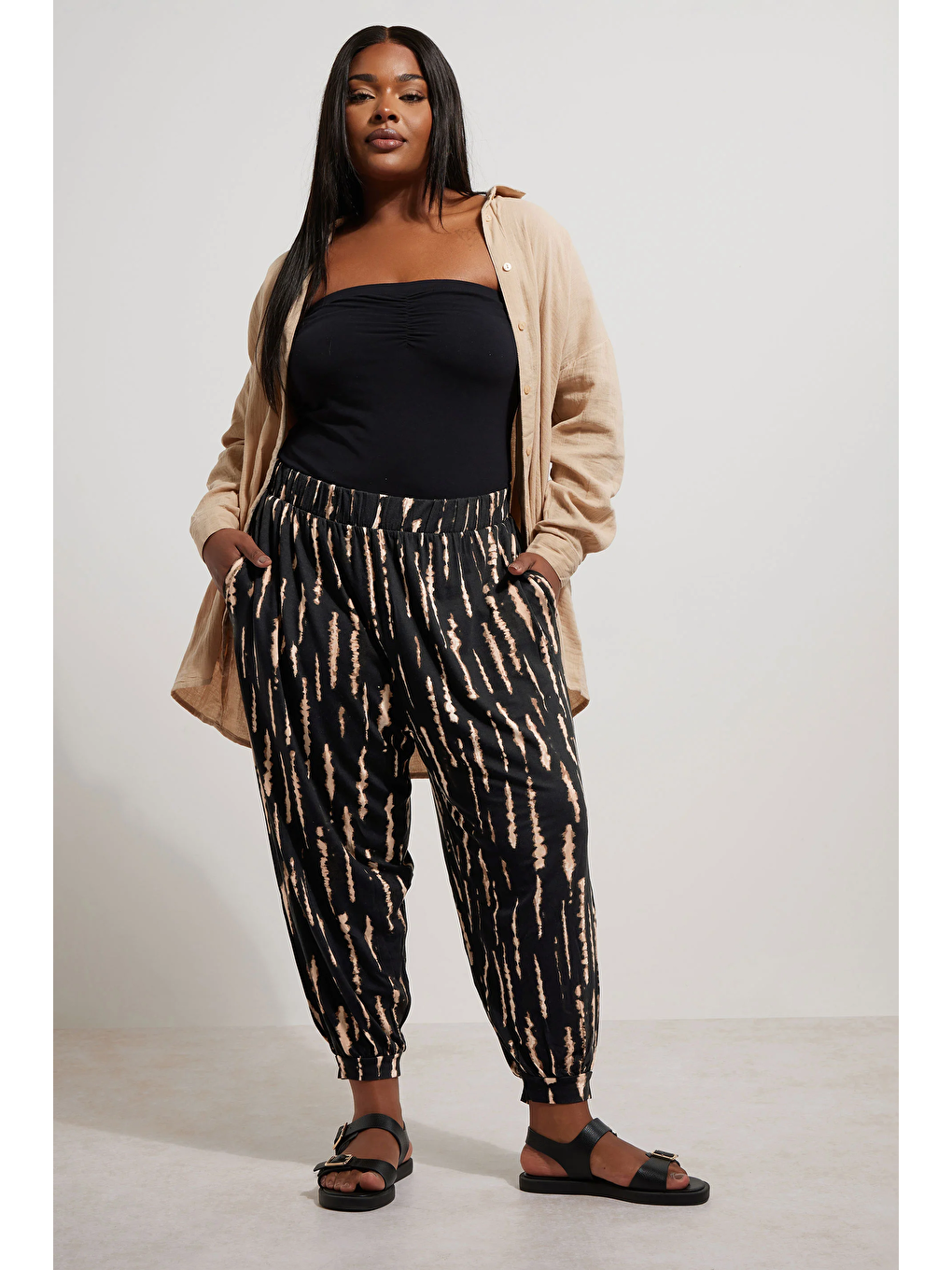 Siyah Büyük Beden Paçası Lastikli Elastanlı Esnek Kumaş Pantolon 145047-1