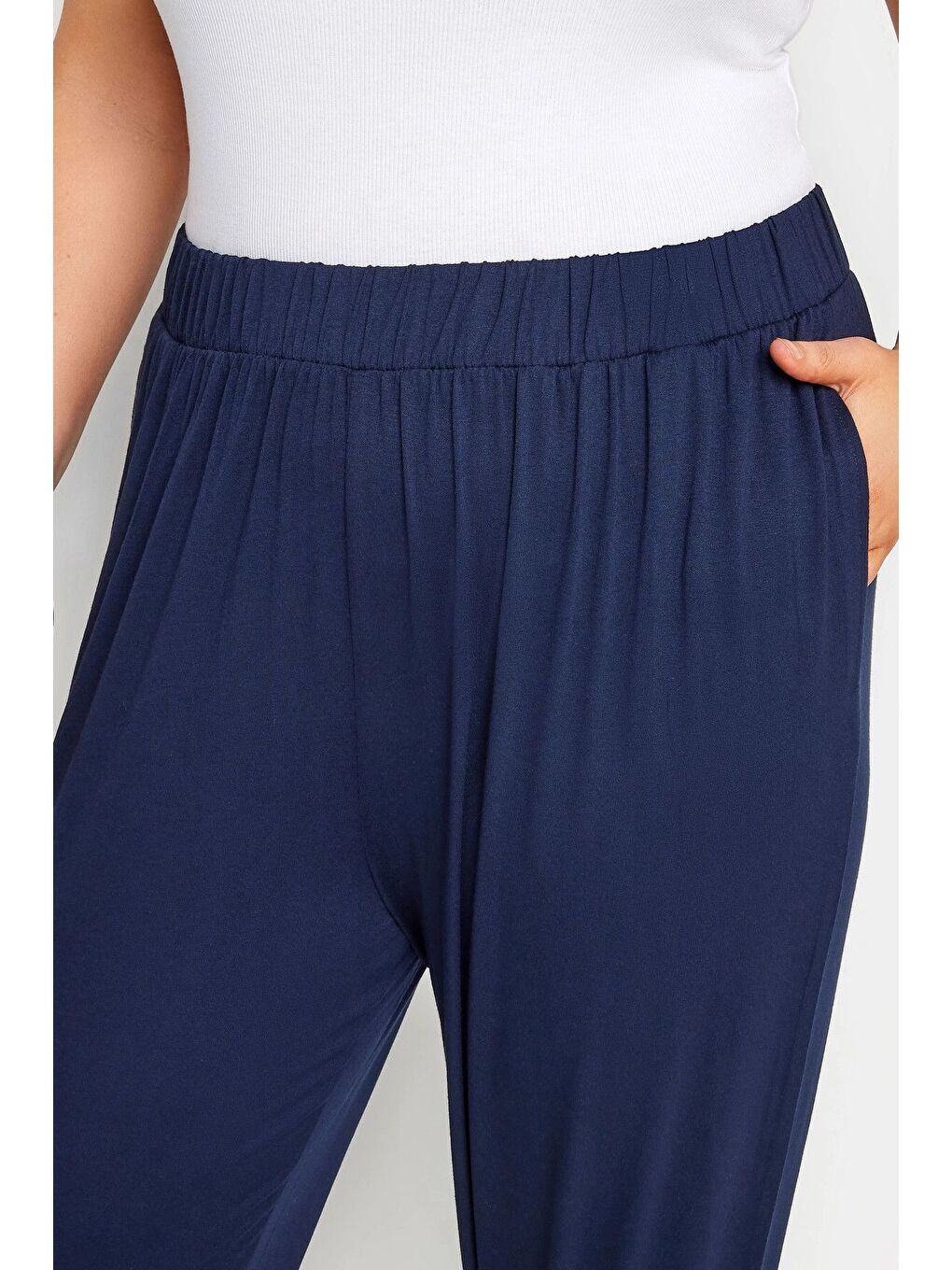 Lacivert Büyük Beden Paçası ve Beli Lastik Detaylı Cepli Jogger Pantolon 144780-3