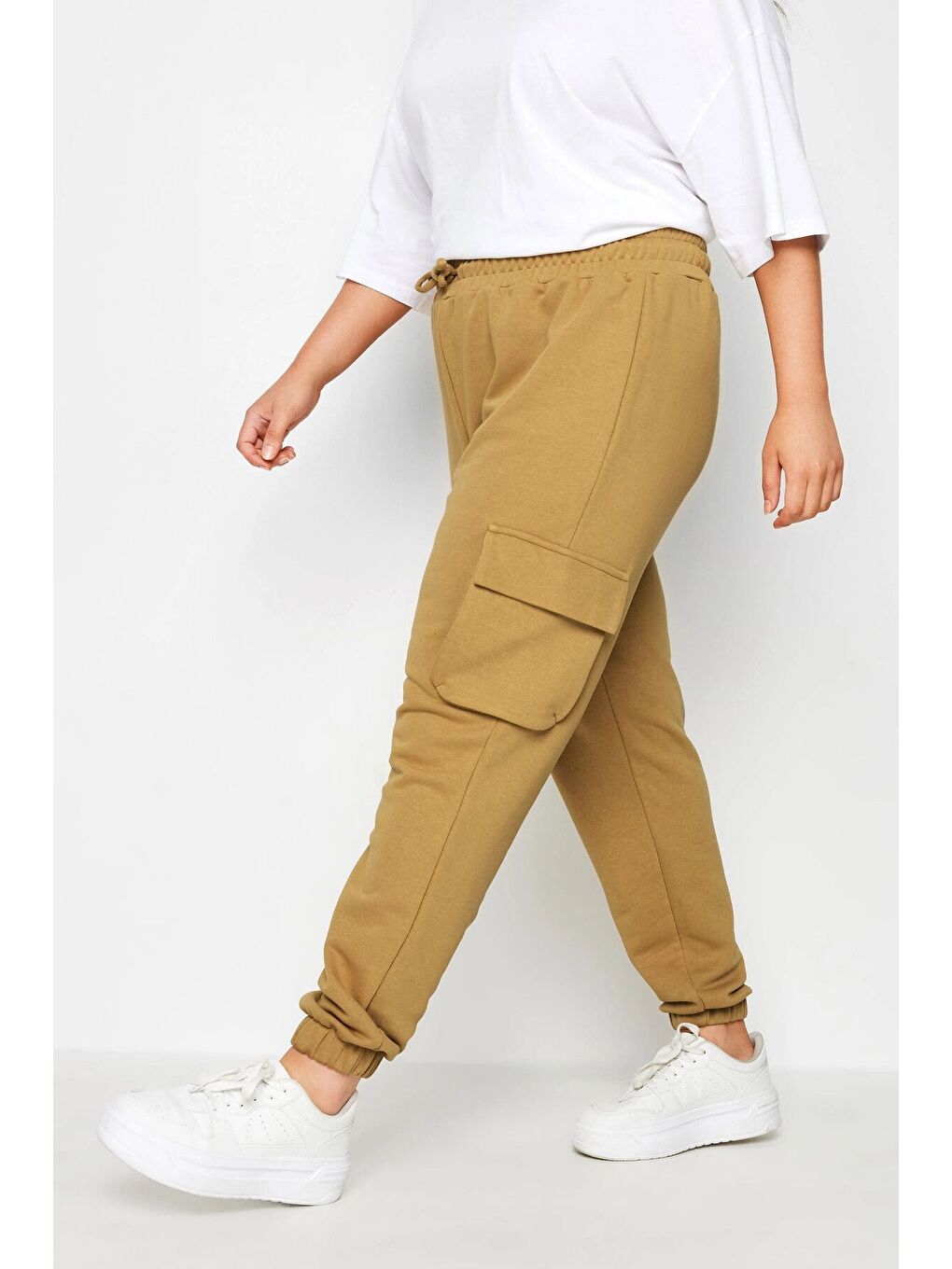 Bej Büyük Beden Paçası Lastikli Cep Detaylı Kargo Jogger Pantolon 302772-1