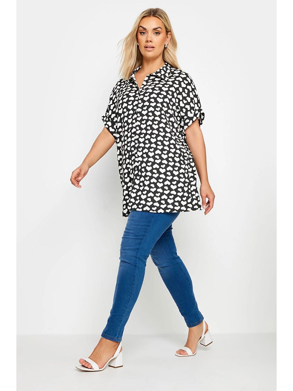 Siyah Büyük Beden Kısa Kollu Desenli Düğmeli Gömlek 303357-1