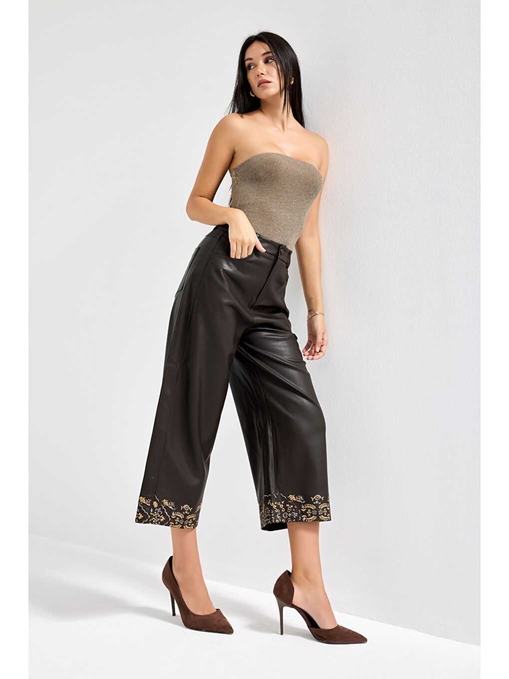 Kahverengi Kadın Acı Kahve Paçası Nakış Detaylı Özel Tasarım Suni Deri Pantolon-3