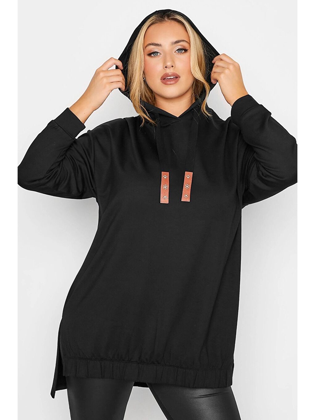 Siyah Büyük Beden Kapüşonlu Yırtmaç Detaylı Uzun Kollu Sweatshirt 301171