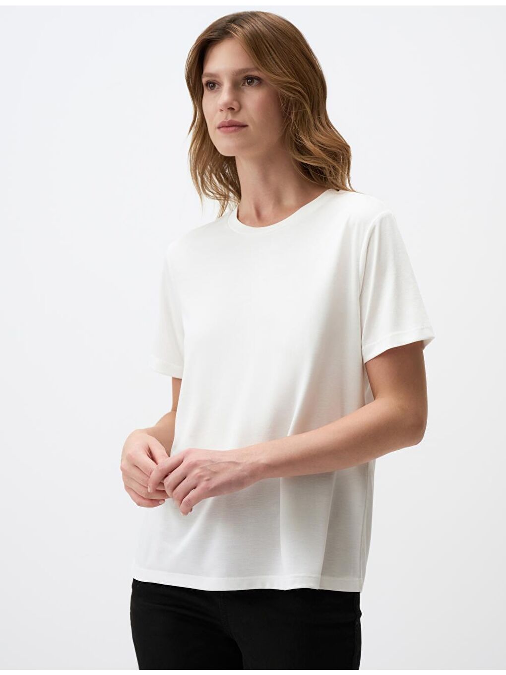 Beyaz Bisiklet Yaka Kısa Kollu Basic Tişört-2