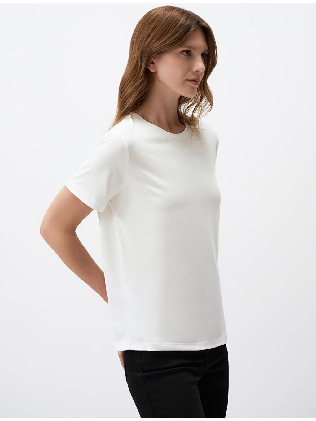 Beyaz Bisiklet Yaka Kısa Kollu Basic Tişört-3