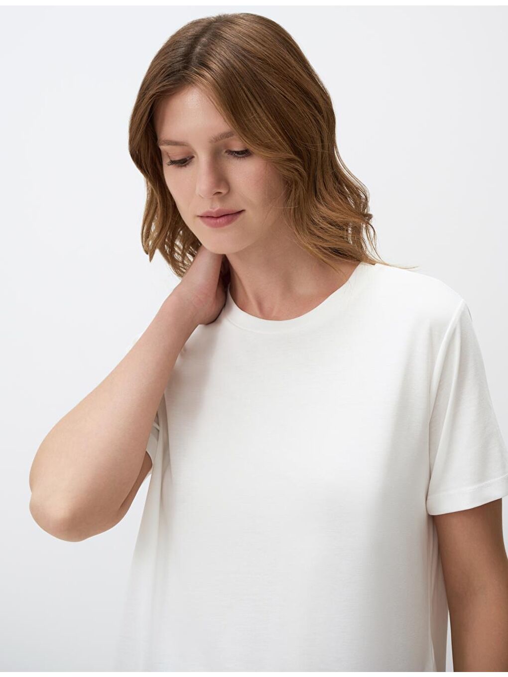 Beyaz Bisiklet Yaka Kısa Kollu Basic Tişört-4