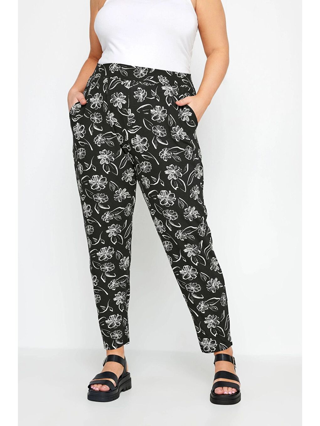 Siyah Büyük Beden Dar Paça Desenli Cepli Havuç Kesim Elastanlı Pantolon 143733-1