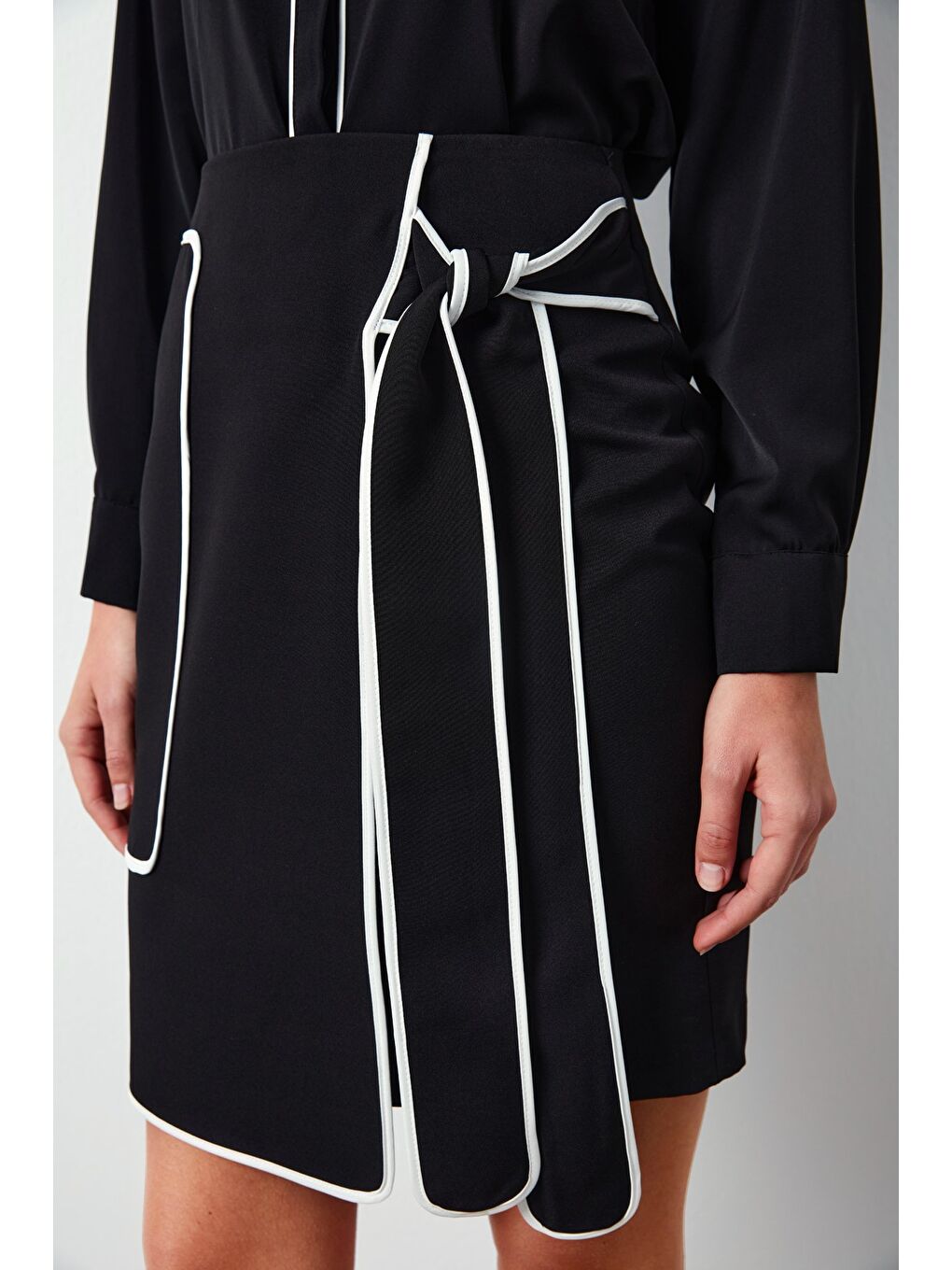 Detaylı Mini Etek - Siyah-3