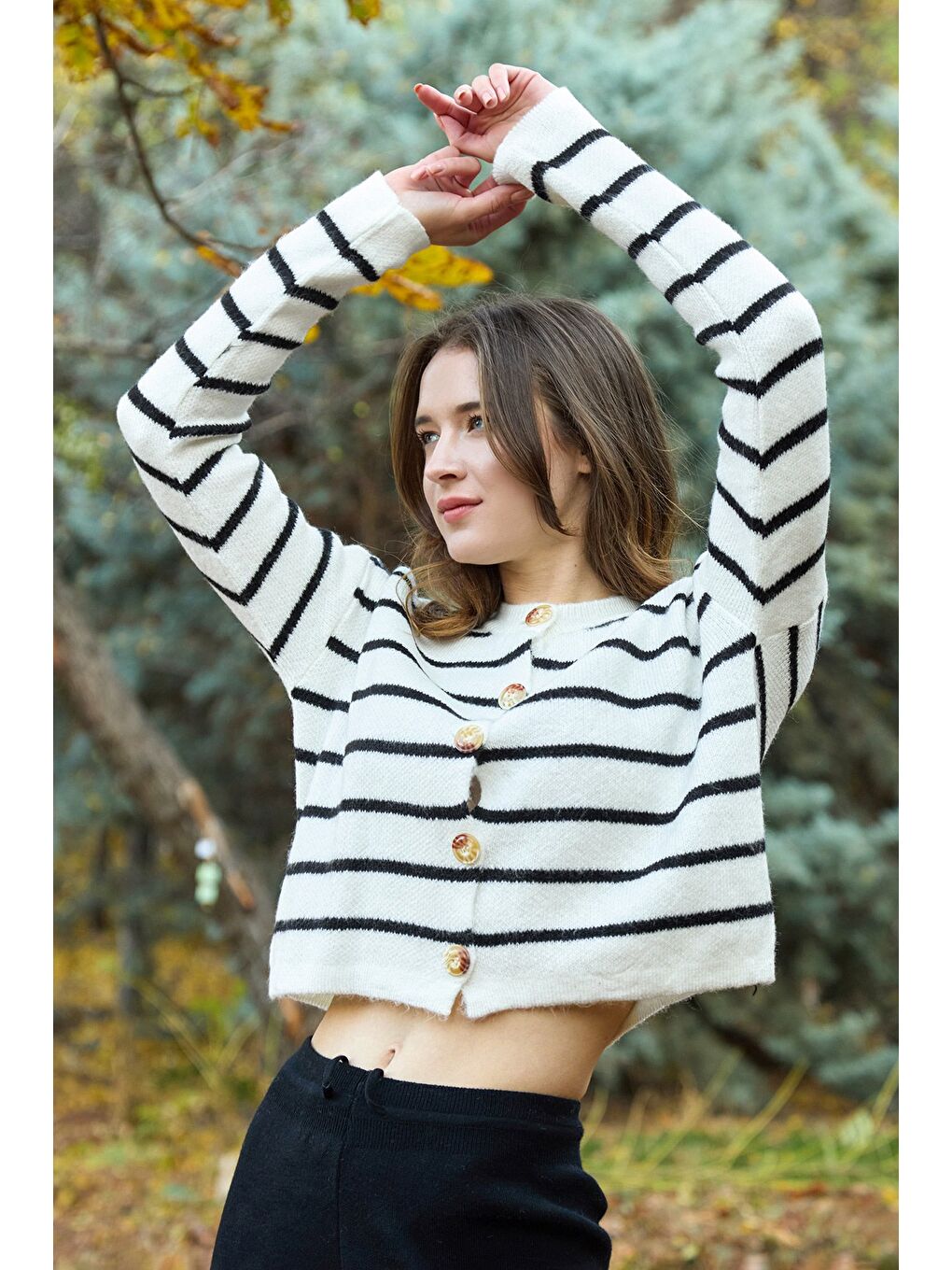 Ekru Çizgili Düğmeli Triko Hırka-2