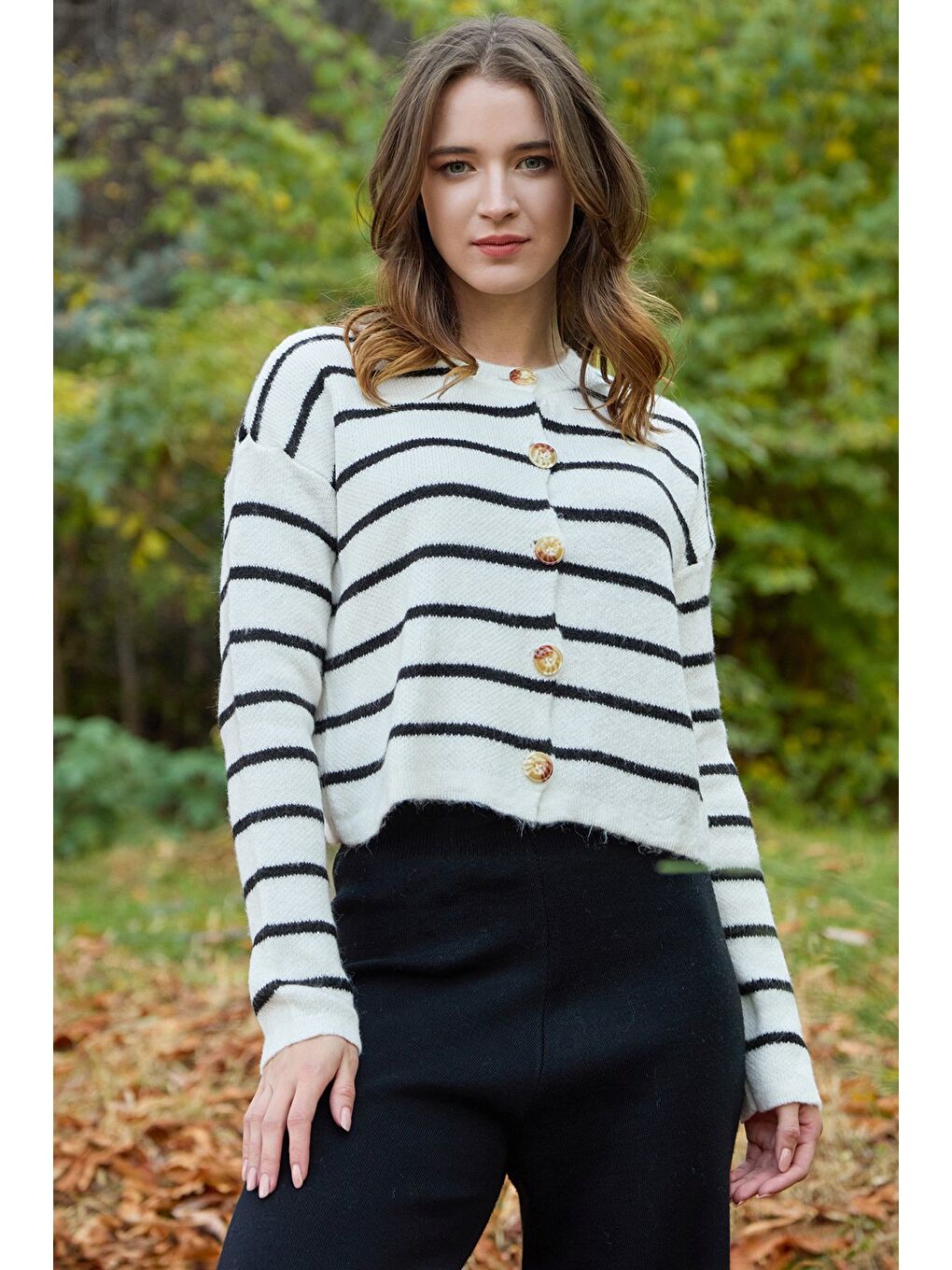 Ekru Çizgili Düğmeli Triko Hırka-3