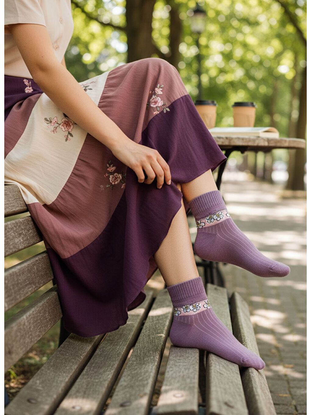 Karışık Kadın 12’li Premium Soket Çorap Seti – Taş İşlemeli Çiçek Desenli (12 Çift)-1