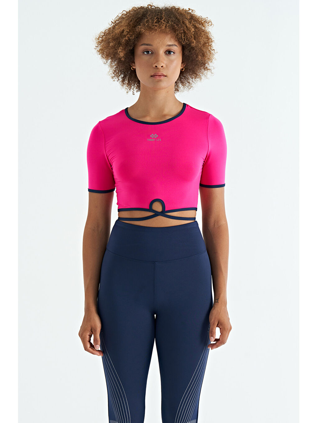 Fuşya Bel Bağlama Detaylı O Yaka Standart Kalıp Dalgıç Kumaş Kadın Crop Tişört - 97266-1