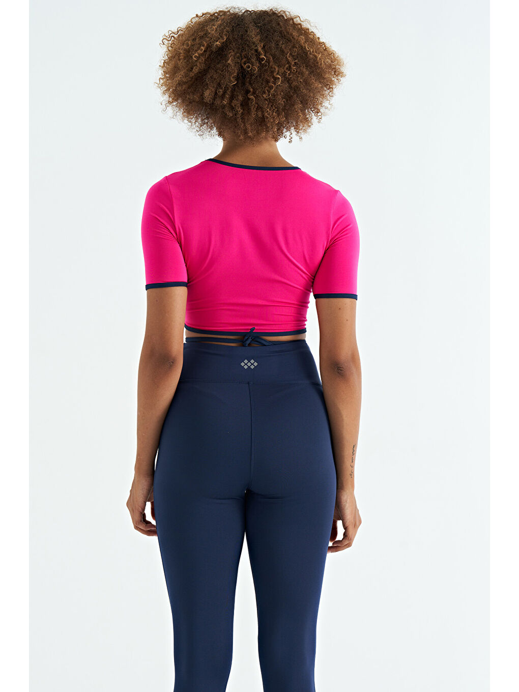 Fuşya Bel Bağlama Detaylı O Yaka Standart Kalıp Dalgıç Kumaş Kadın Crop Tişört - 97266-3