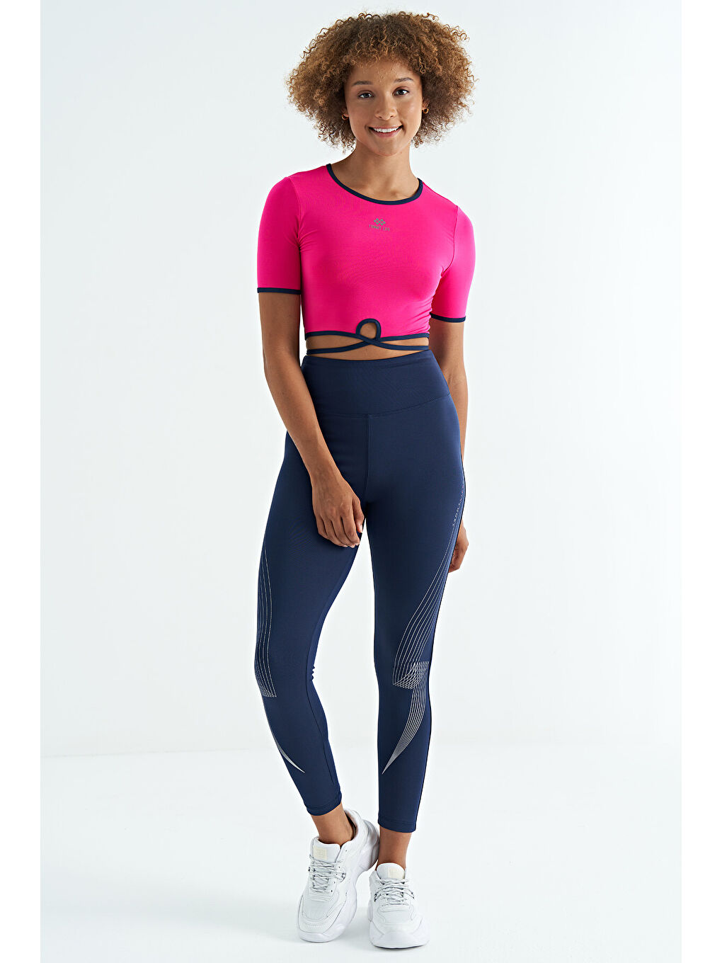 Fuşya Bel Bağlama Detaylı O Yaka Standart Kalıp Dalgıç Kumaş Kadın Crop Tişört - 97266-4