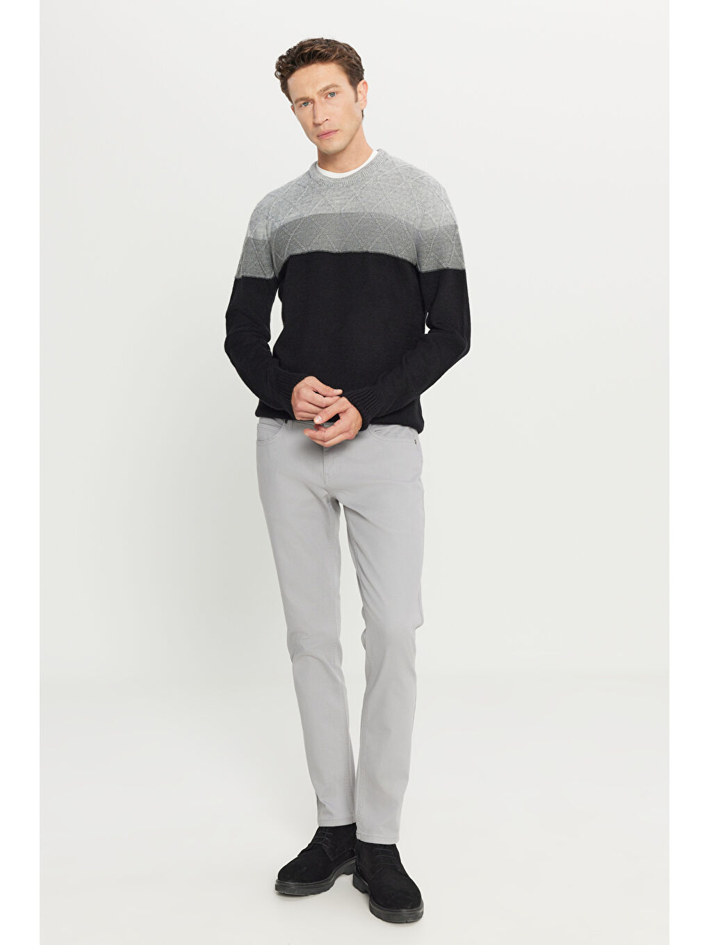 Erkek Gri-Siyah Standart Fit Normal Kesim Bisiklet Yaka Colorblock Desenli Triko Kazak-1