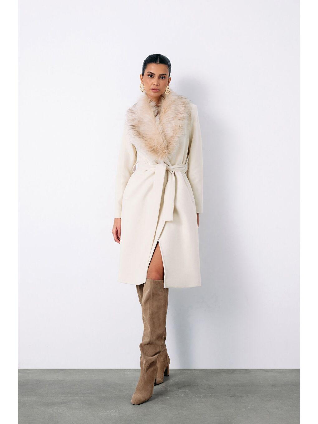 Bej Kürklü Kaşe Kaban - Taş-1