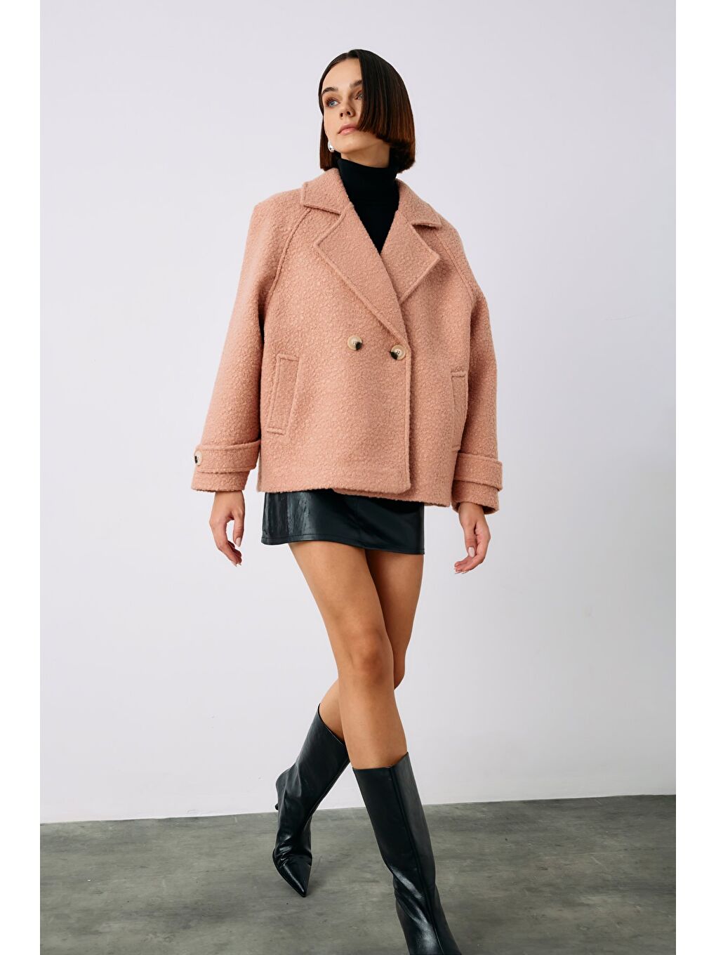 Pembe Buklet Kısa Kaban - Pudra