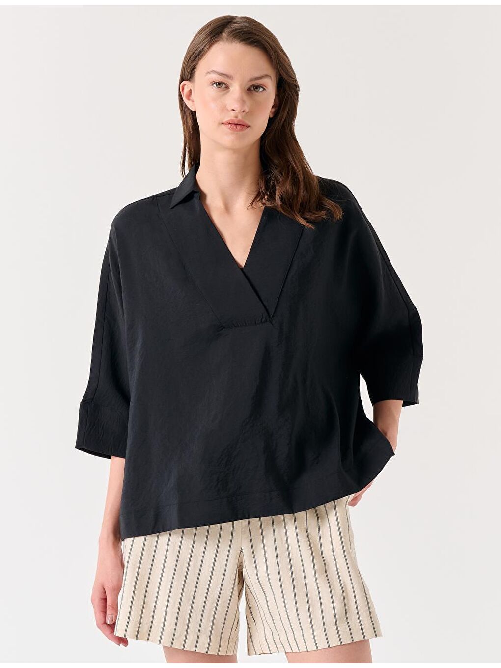 Siyah Bol Kesim Gömlek Yaka Truvakar Kol Bluz