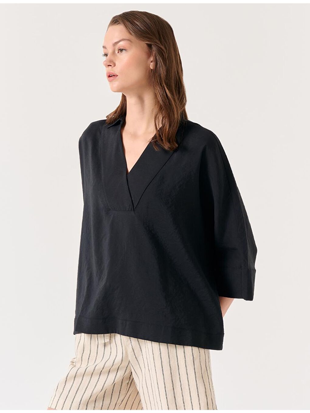 Siyah Bol Kesim Gömlek Yaka Truvakar Kol Bluz-2
