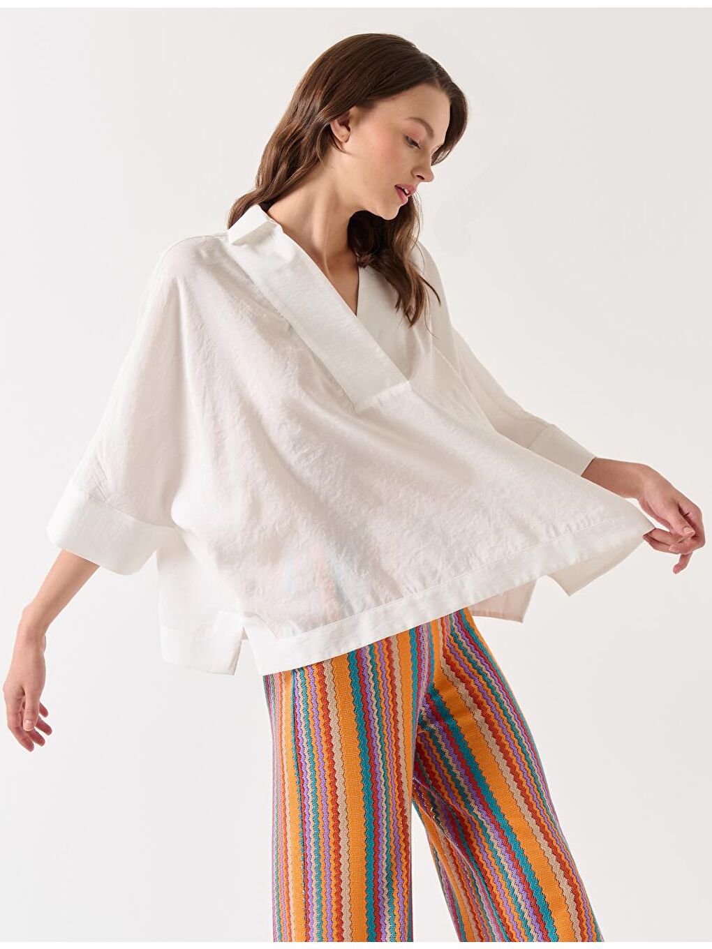 Beyaz Bol Kesim Gömlek Yaka Truvakar Kol Bluz-1