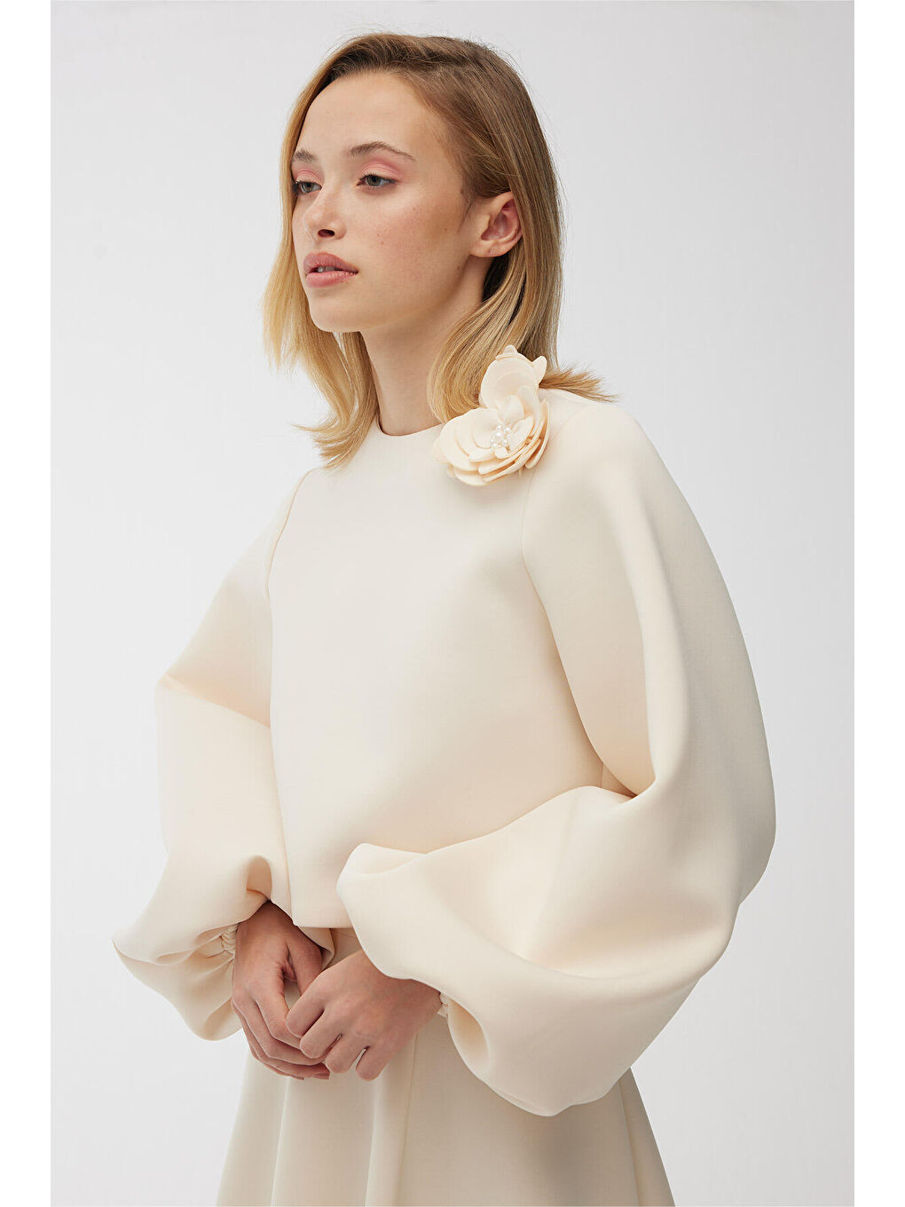 Balon Kol Broşlu Bluz Bej-1