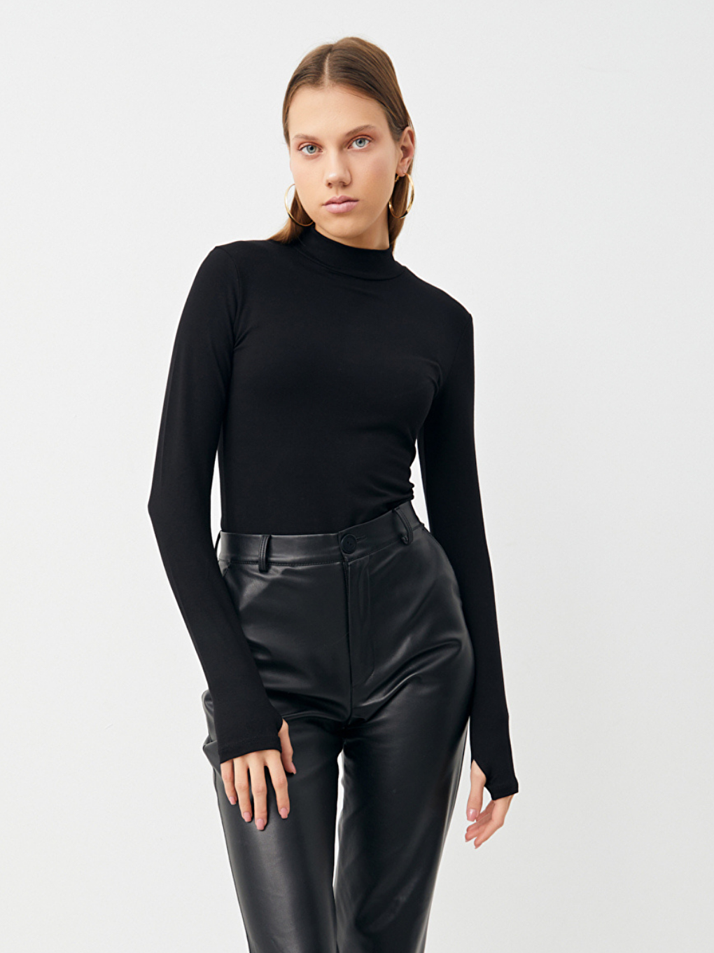 Kadın Siyah Parmak Detaylı Bluz-4