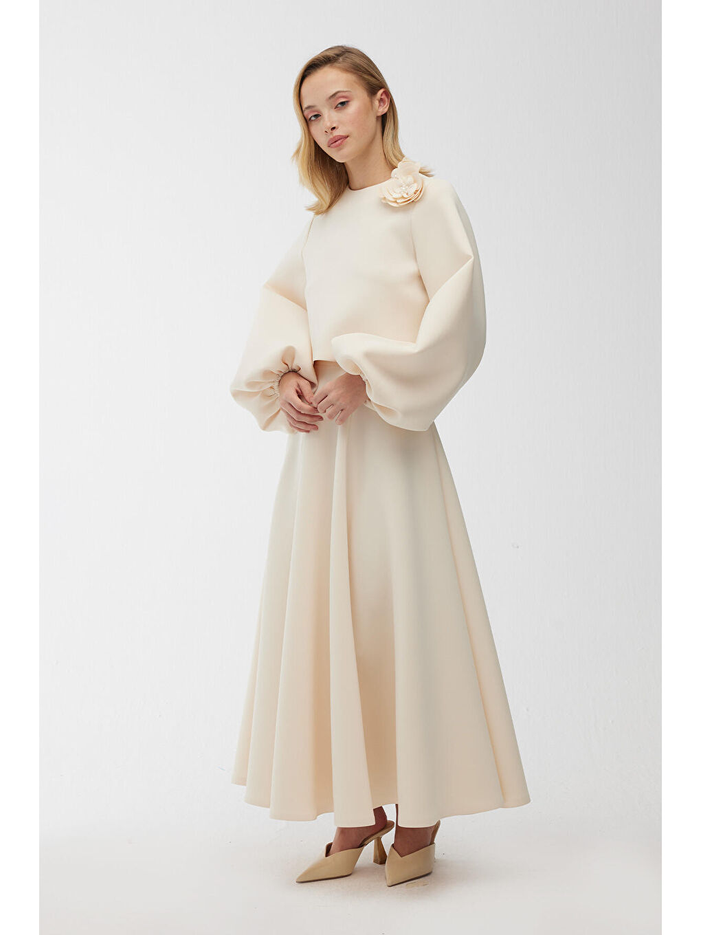 Balon Kol Broşlu Bluz Bej-5