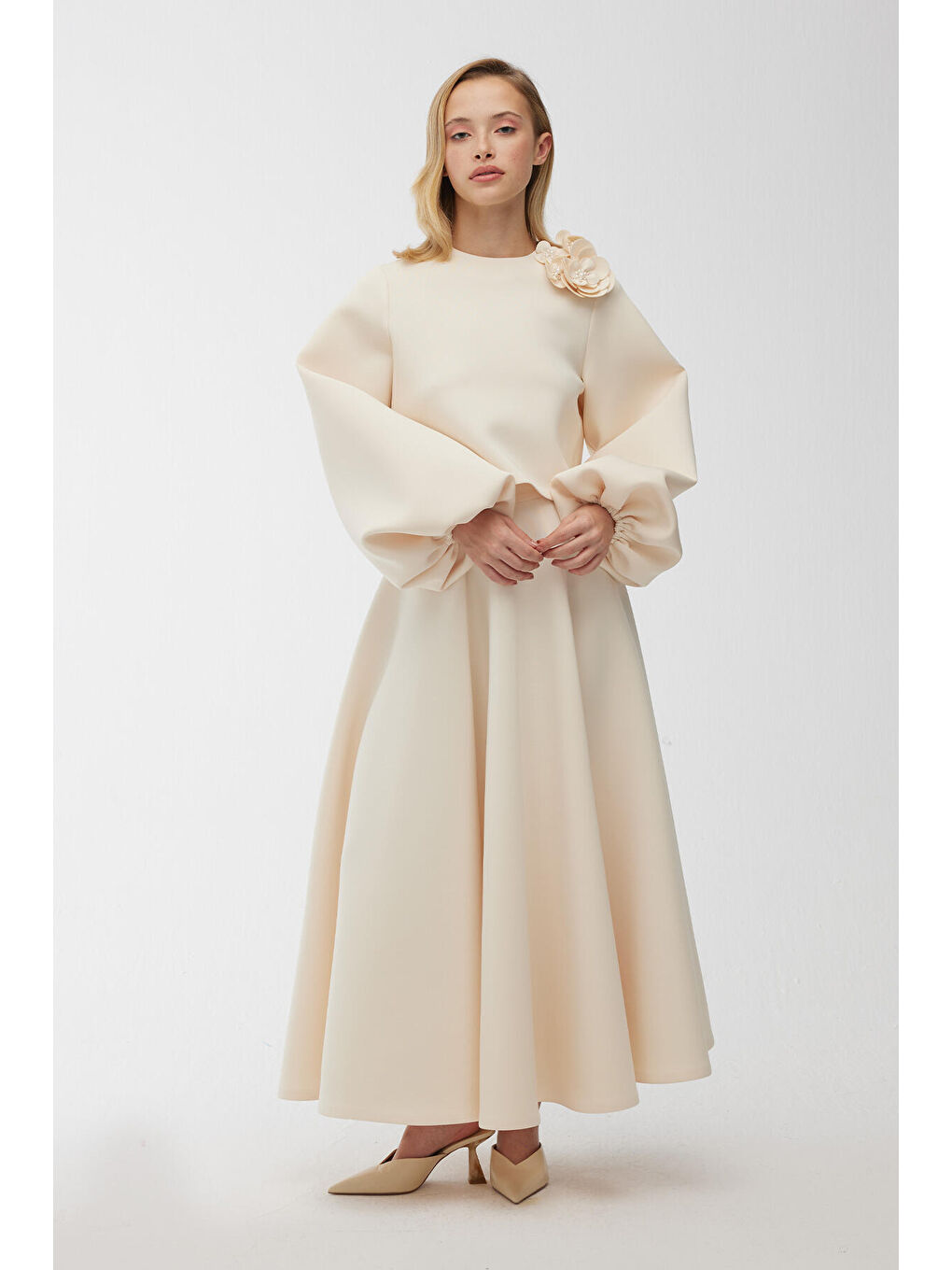 Balon Kol Broşlu Bluz Bej-6