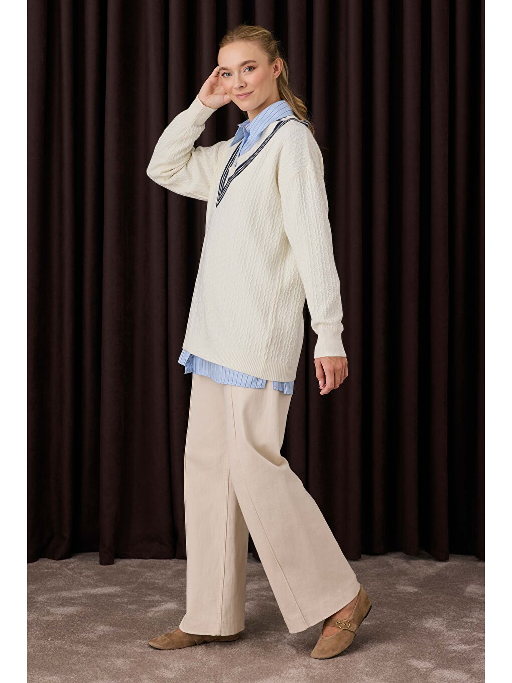 V Yaka Dokulu Triko Ekru-2