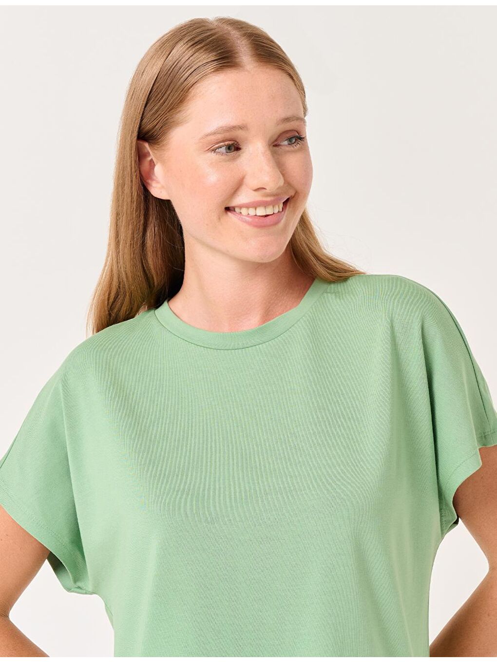 Açık Haki Bisiklet Yaka Kısa Kollu Basic Bluz-1