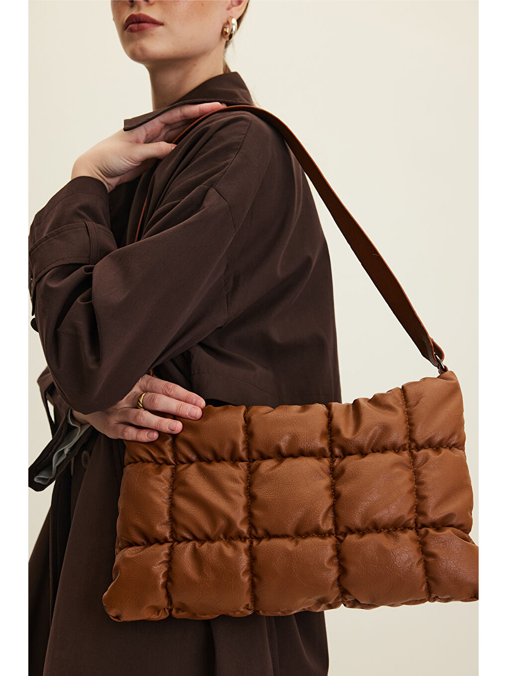 Kahverengi Kapıtone Deri Yumuşak Çanta Camel-1