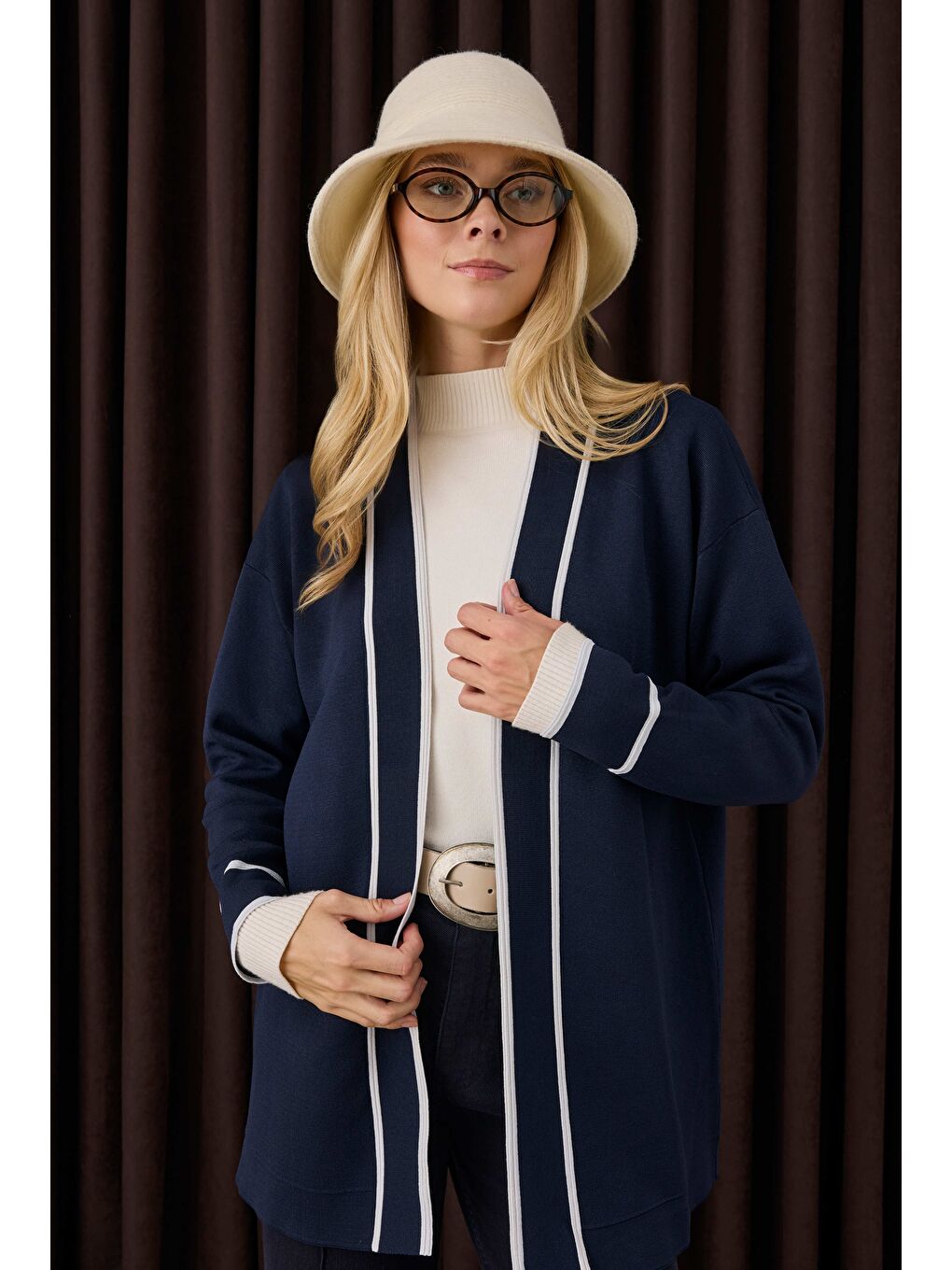 Şerit Detaylı Hırka Ofis Lacivert-Ekru-1