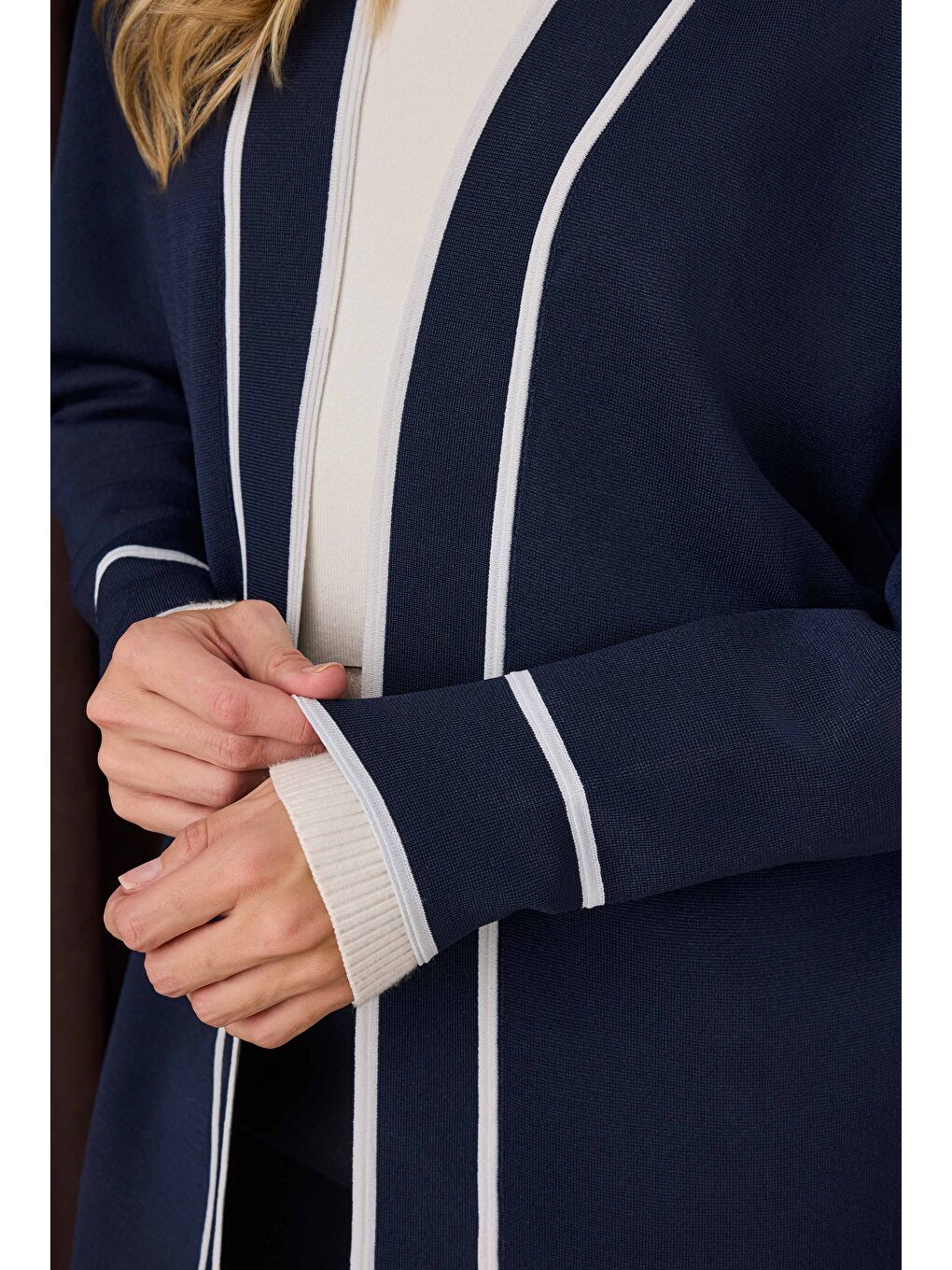 Şerit Detaylı Hırka Ofis Lacivert-Ekru-3