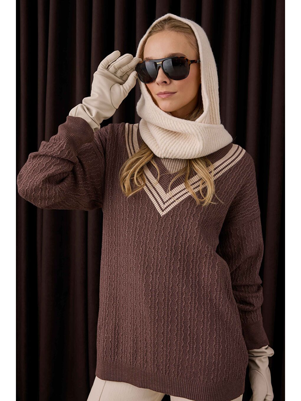 V Yaka Dokulu Triko Kahverengi-2