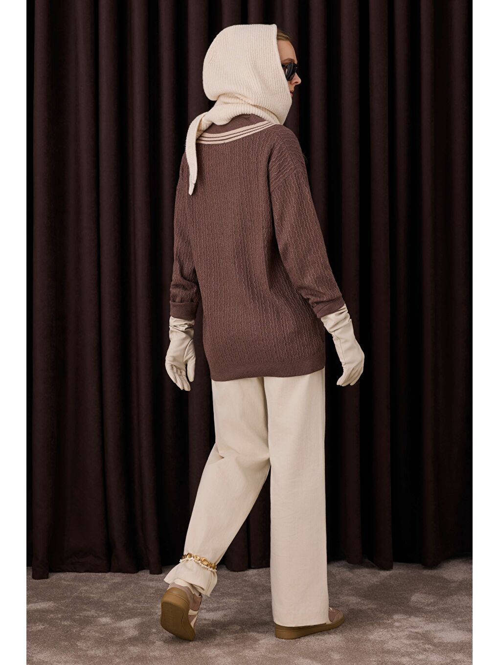 V Yaka Dokulu Triko Kahverengi-3