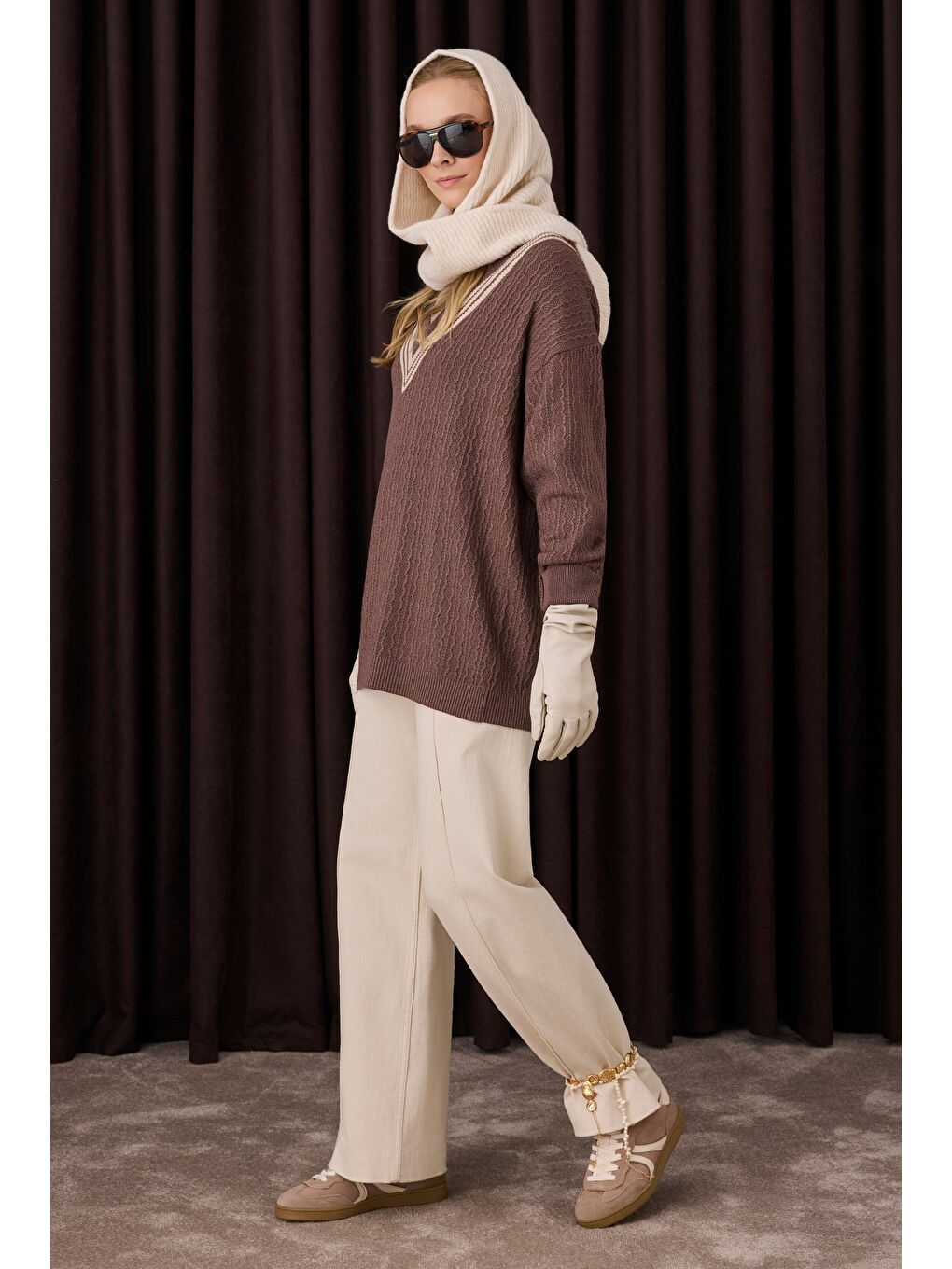 V Yaka Dokulu Triko Kahverengi-4