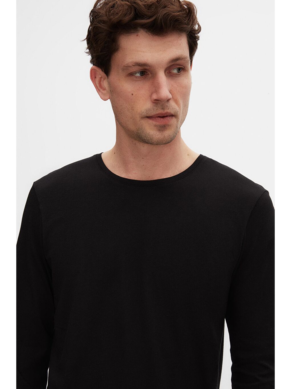 Slim Fit Siyah Bisiklet Yaka %100 Pamuk Nefes Alabilen Uzun Kollu Body Tişört-1