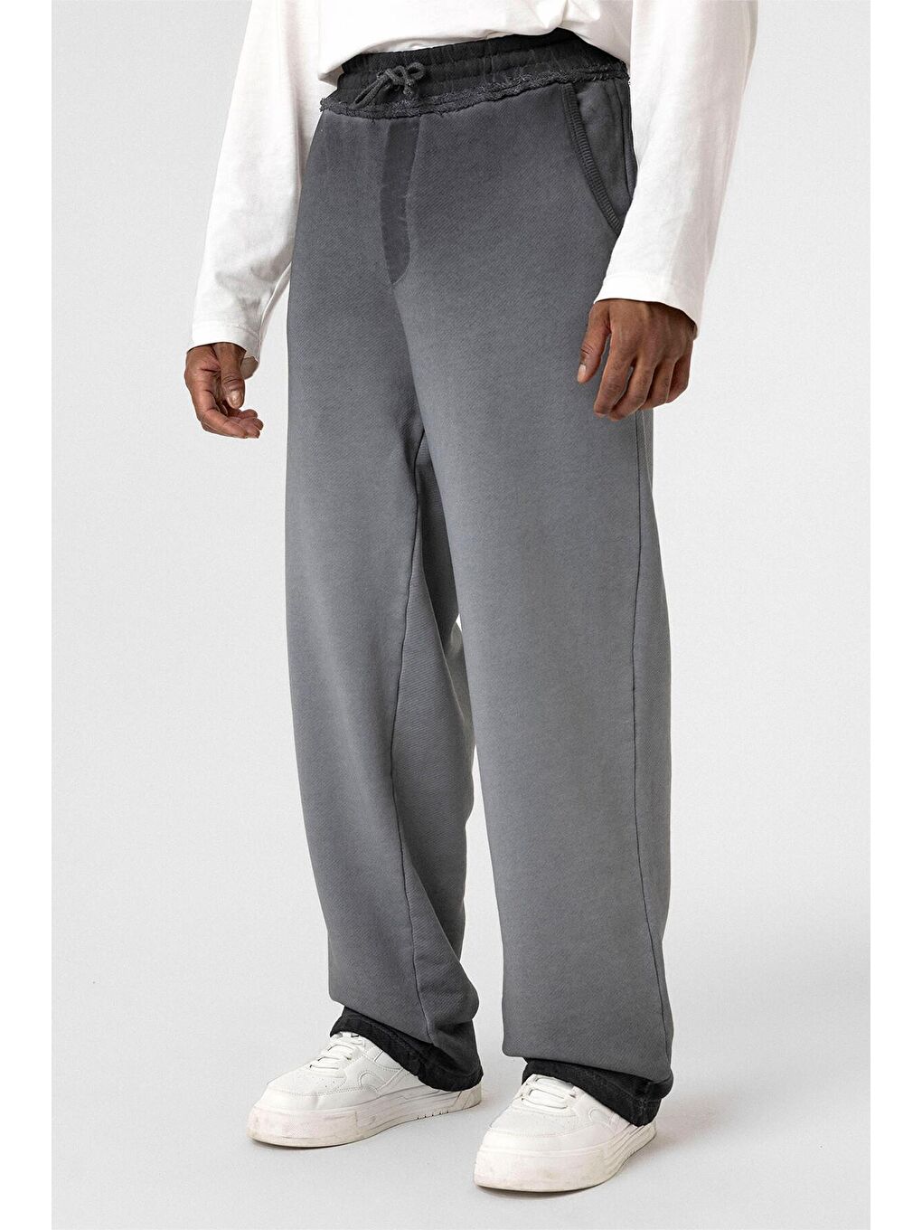 Yıkamalı Renk Geçişli Oversize Eşofman Alt Siyah-2