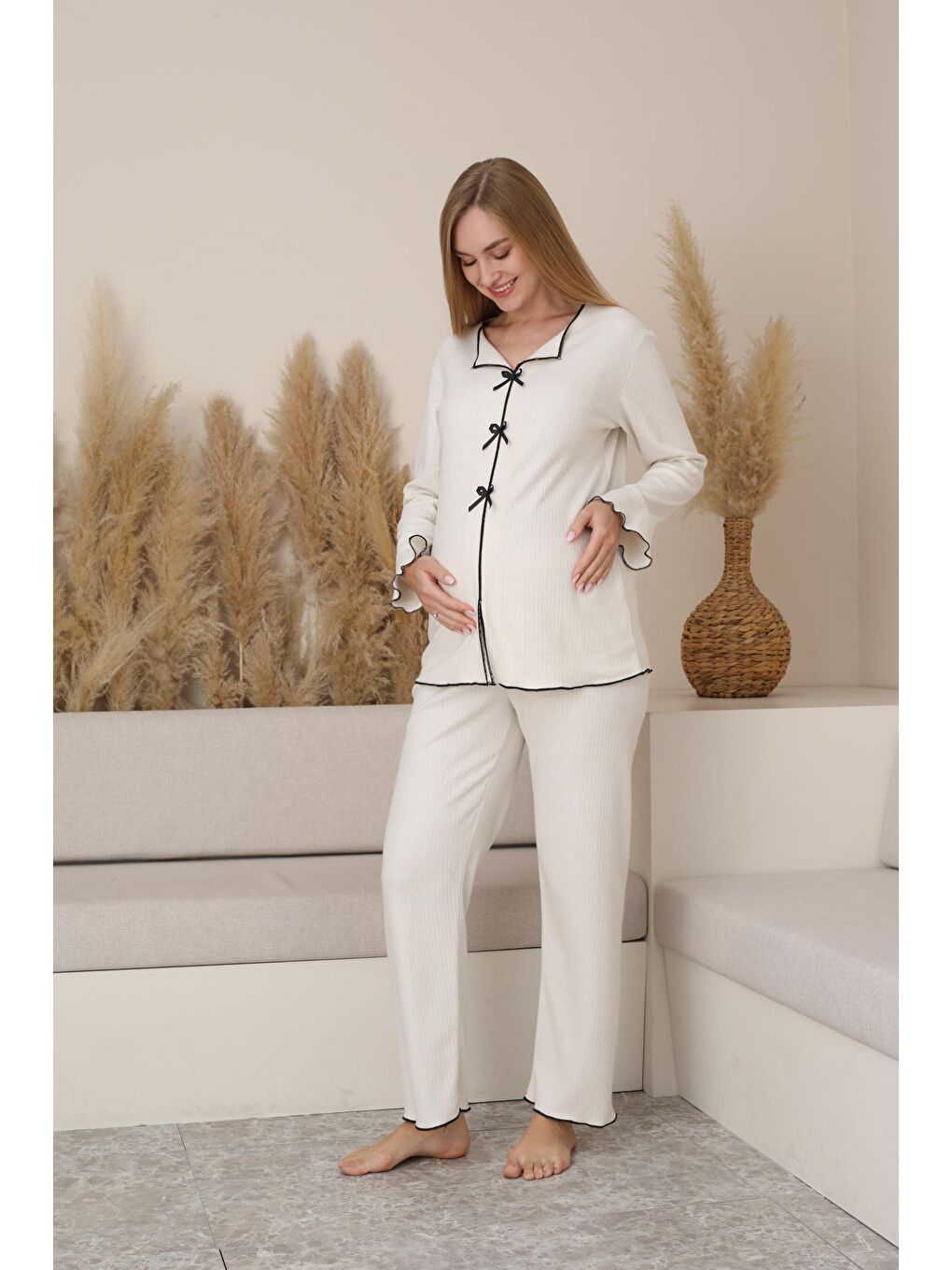 Beyaz Hamile ve Lohusa Uzun Kollu Yumoş Kumaş Fiyonklu Bel Ayarlı Pijama Takımı-1