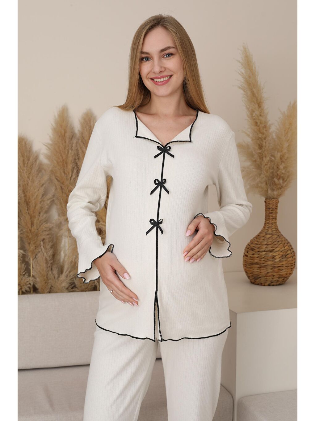 Beyaz Hamile ve Lohusa Uzun Kollu Yumoş Kumaş Fiyonklu Bel Ayarlı Pijama Takımı-2